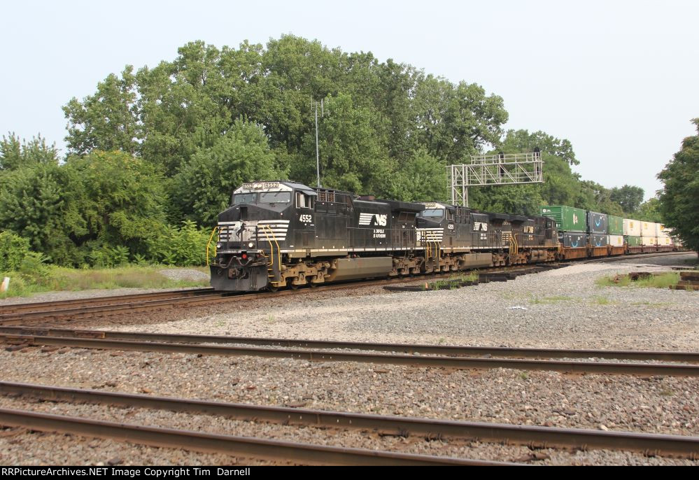 NS 4552 leads 276